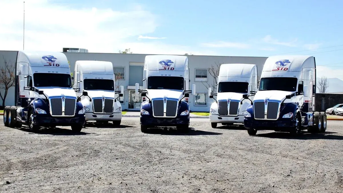 Traxión suma 20 unidades Kensworth a división de transporte