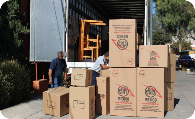 Camión de mudanzas de MyM  by Traxión con muchas cajas